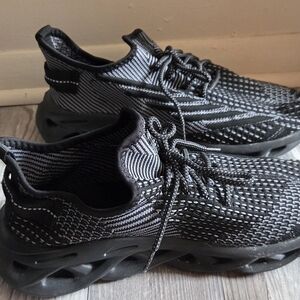 Stylish Black Men's Athletic Shoes